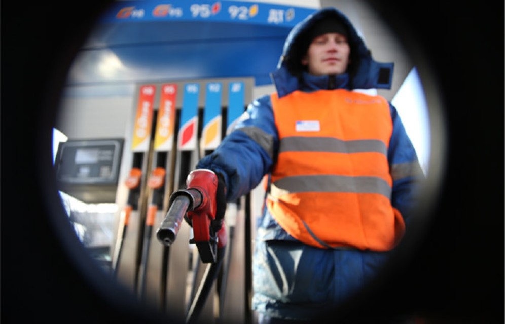Траты россиян на АЗС за год выросли до 715–720 рублей за один раз