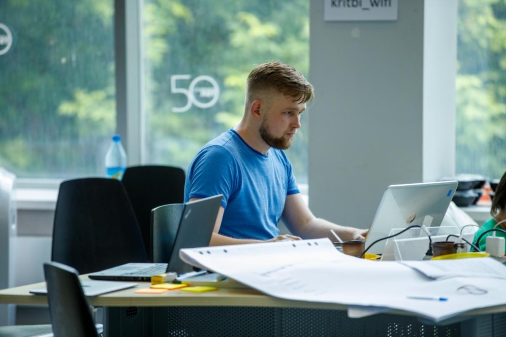 В Хакасии команда студентов и разработчиков получила грант на разработку инновационного сервиса по контролю обслуживания управляющими компаниями населения.