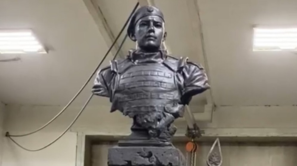 Бюст Героя России Аймира Миягашева отлили на Урале 