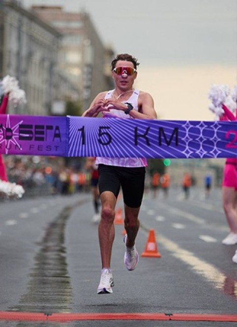 Студент из Хакасии получил автомобиль за победу в Большом фестивале бега в Москве