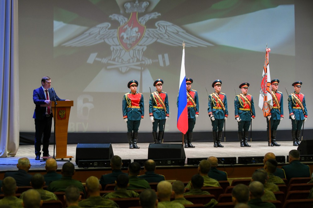 Валентин Коновалов поздравил военнослужащих и ветеранов железнодорожных войск с профессиональным праздником