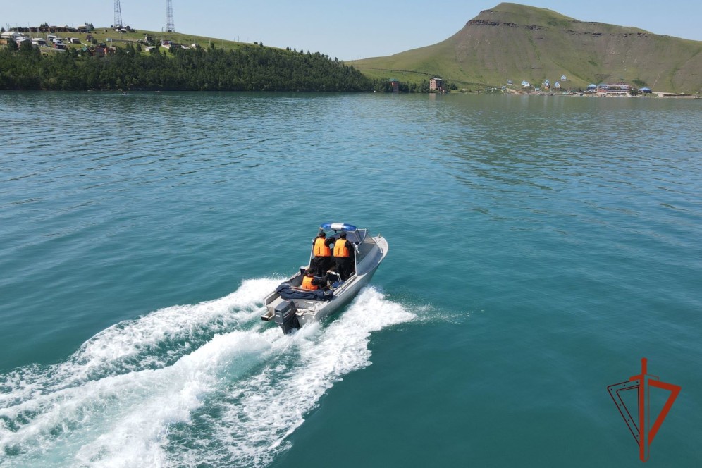 В Хакасии росгвардейцы завершили летнее дежурство в курортном районе