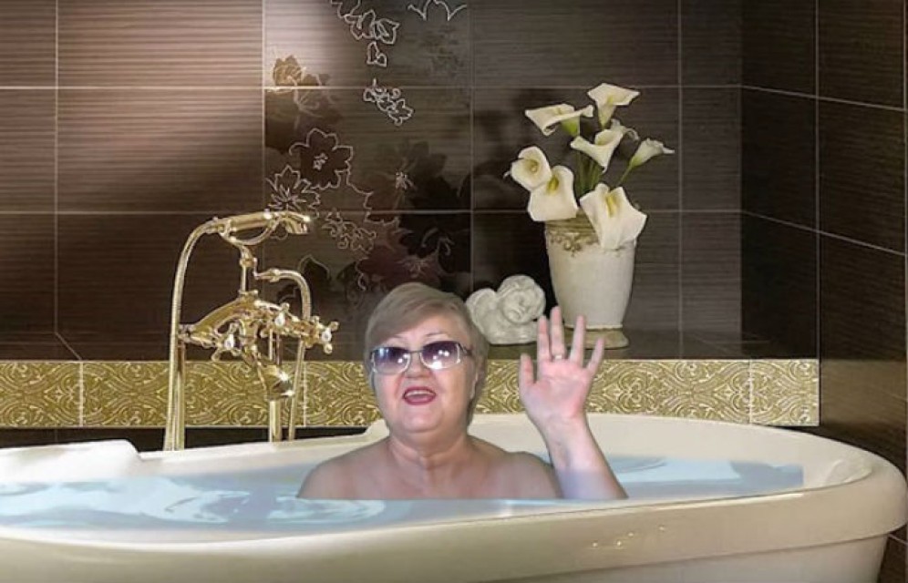 Британская телекомпания ВВС сняла сюжет о пенсионерке-богине хромакея из Хакасии