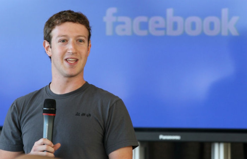 Цукерберг извинился за утечку данных пользователей Facebook‍