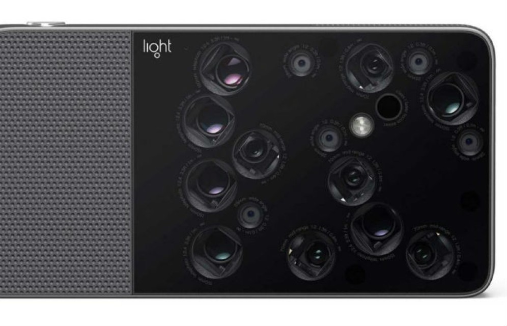 Компания Light покажет смартфон с девятью камерами