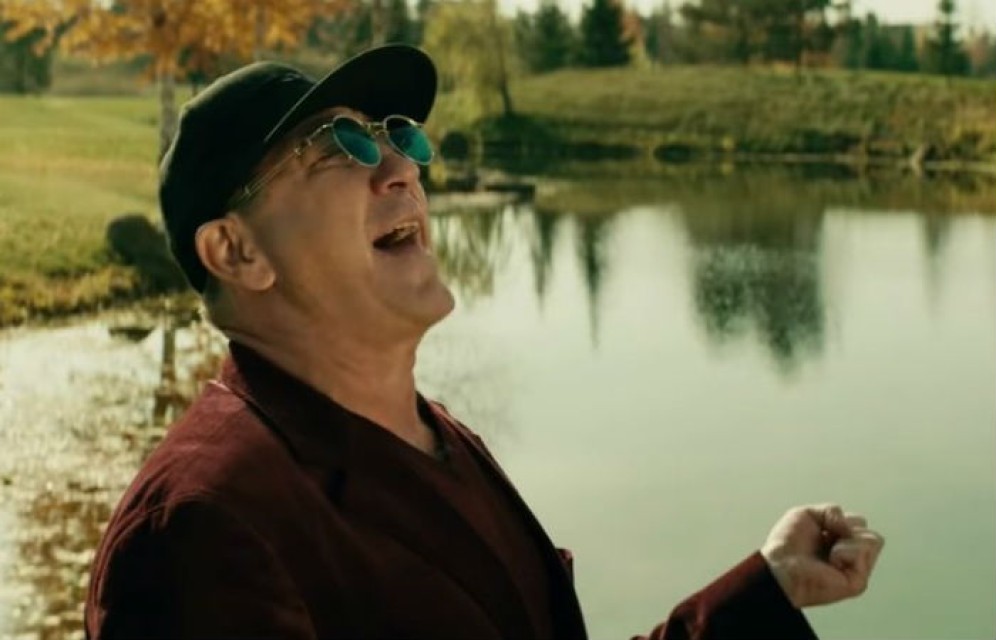 Григорий Лепс показал природу Хакасии и Сочи в новом клипе Life Is Good